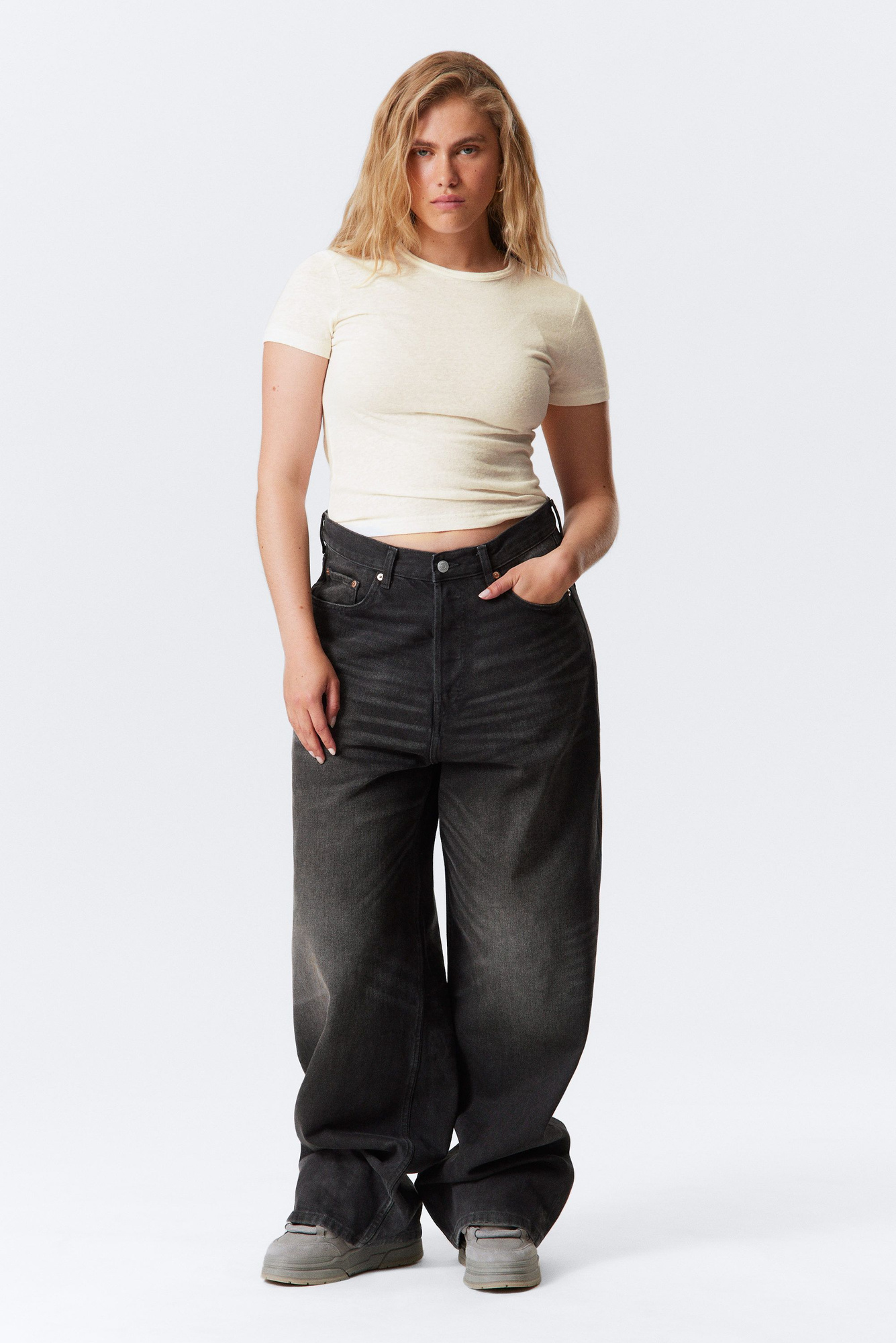 パンツ weekday astro 25 32 554_77443b48d8-xxl.jpg