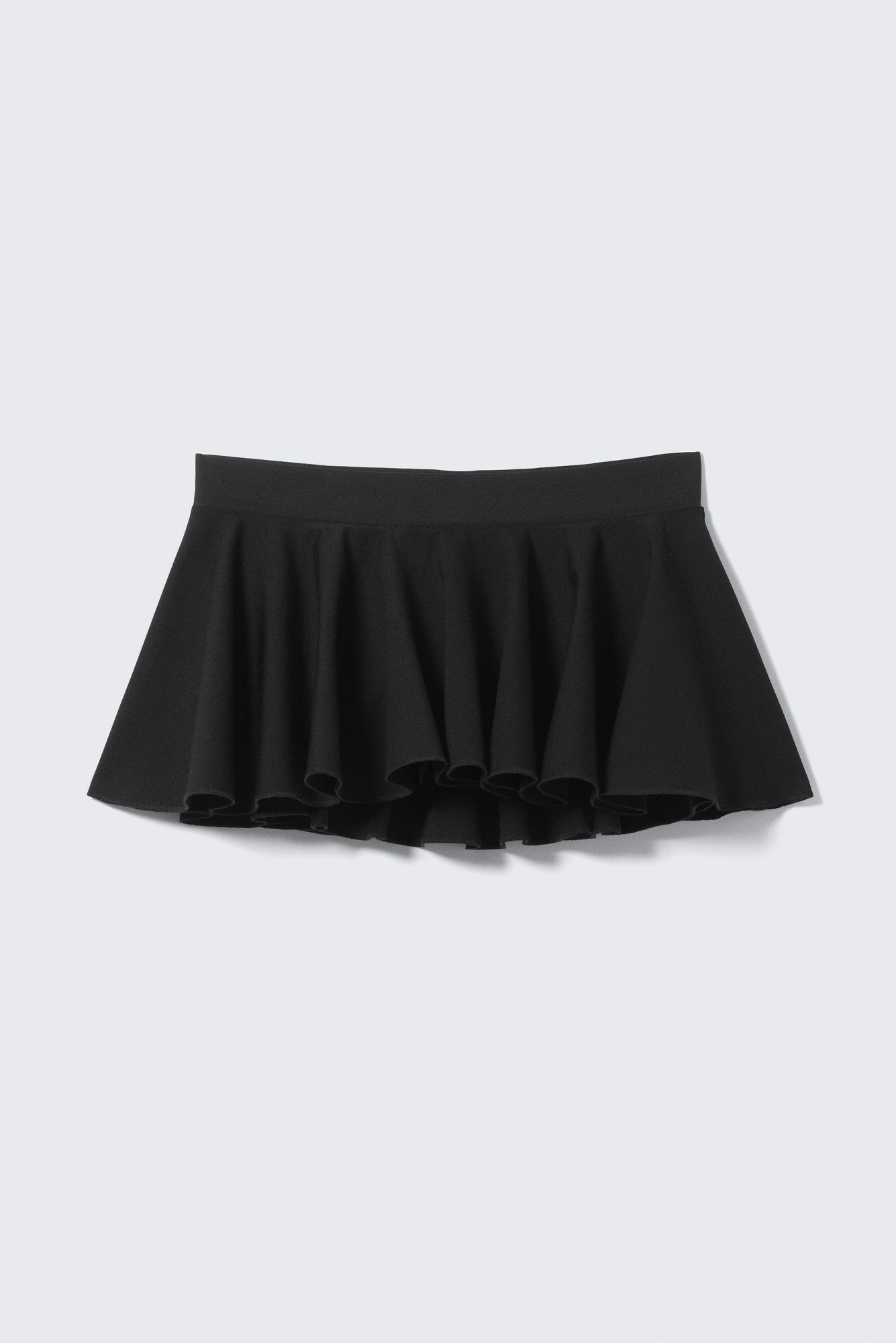 ★LOW CLASSIC★ RUFFLED MINI SKIRTBLACK LC241_SK02BK low rise flared mini skort - Black | Monki WW