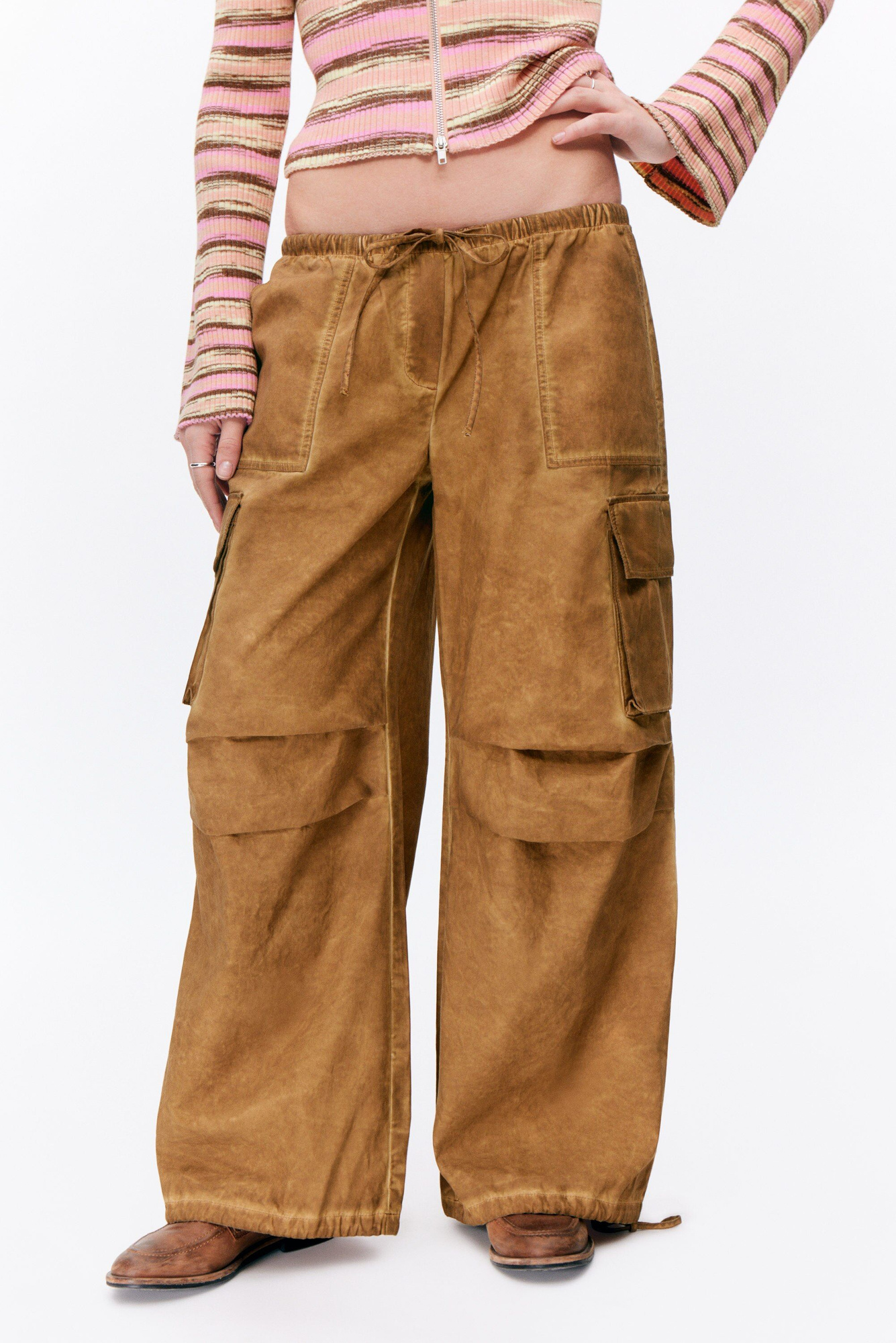 relaxed cotton cargo trousers - Washed Brown | Monki WW