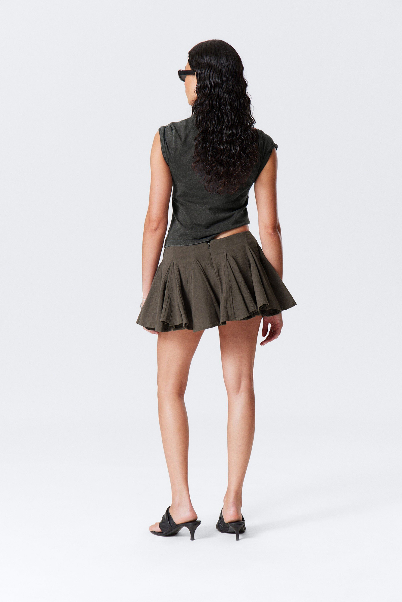 pleated cotton mini skirt - Dark Grey | Weekday WW