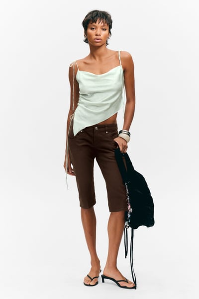WARY SATIN SLEEVELESS TOPノースリーブ asymmetric satin strap top - Mint Green | Weekday WW