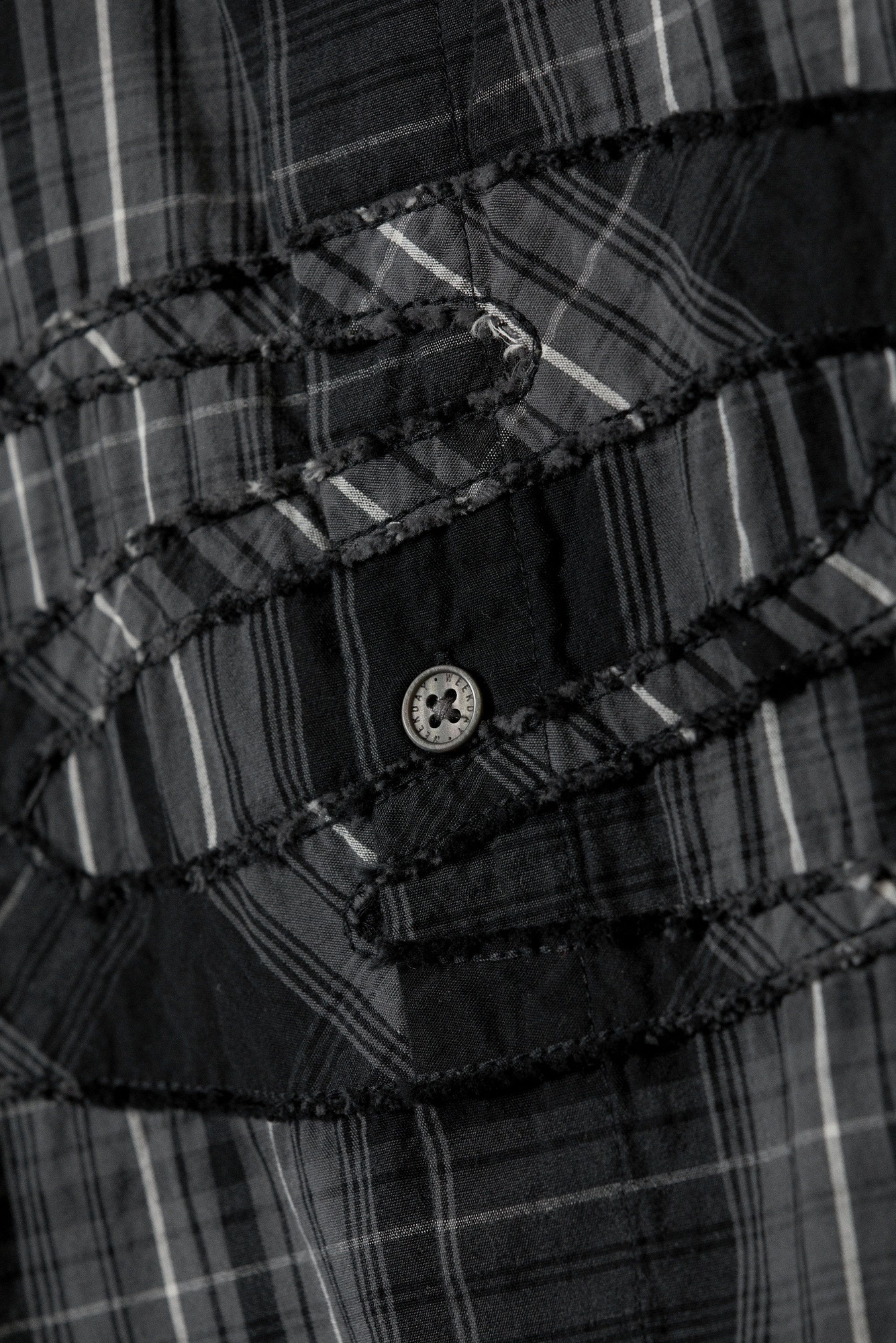 WEEKDAY◆LONG-SLEEVED COTTON CHECK SHIRT WITH PATCHES checked patch long-sleeved cotton shirt - Checked Black