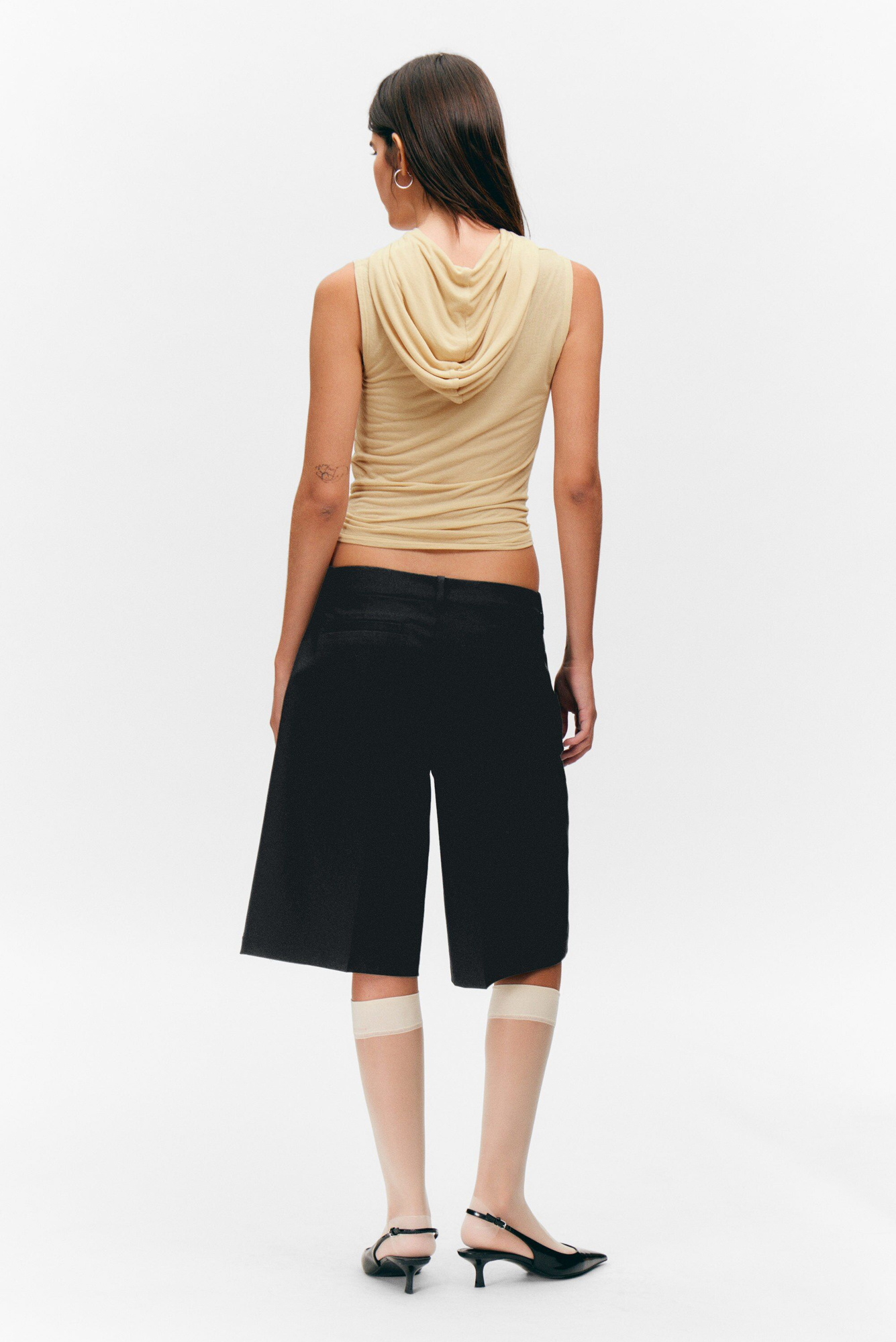 knee-length suiting shorts - Black | Monki EU