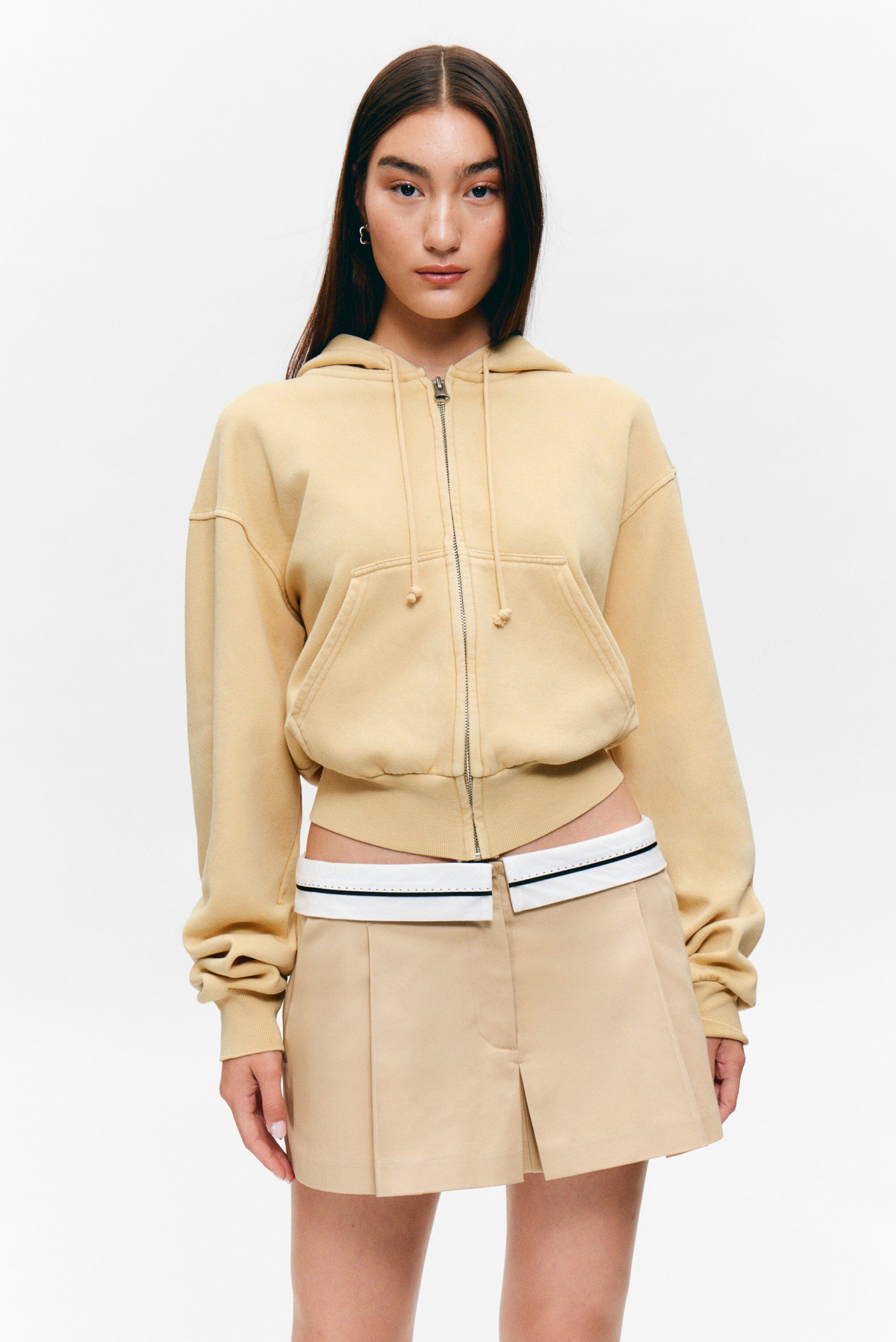 min様　LD ZIPベージュ short zip hoodie - Washed Light Beige | Monki GB