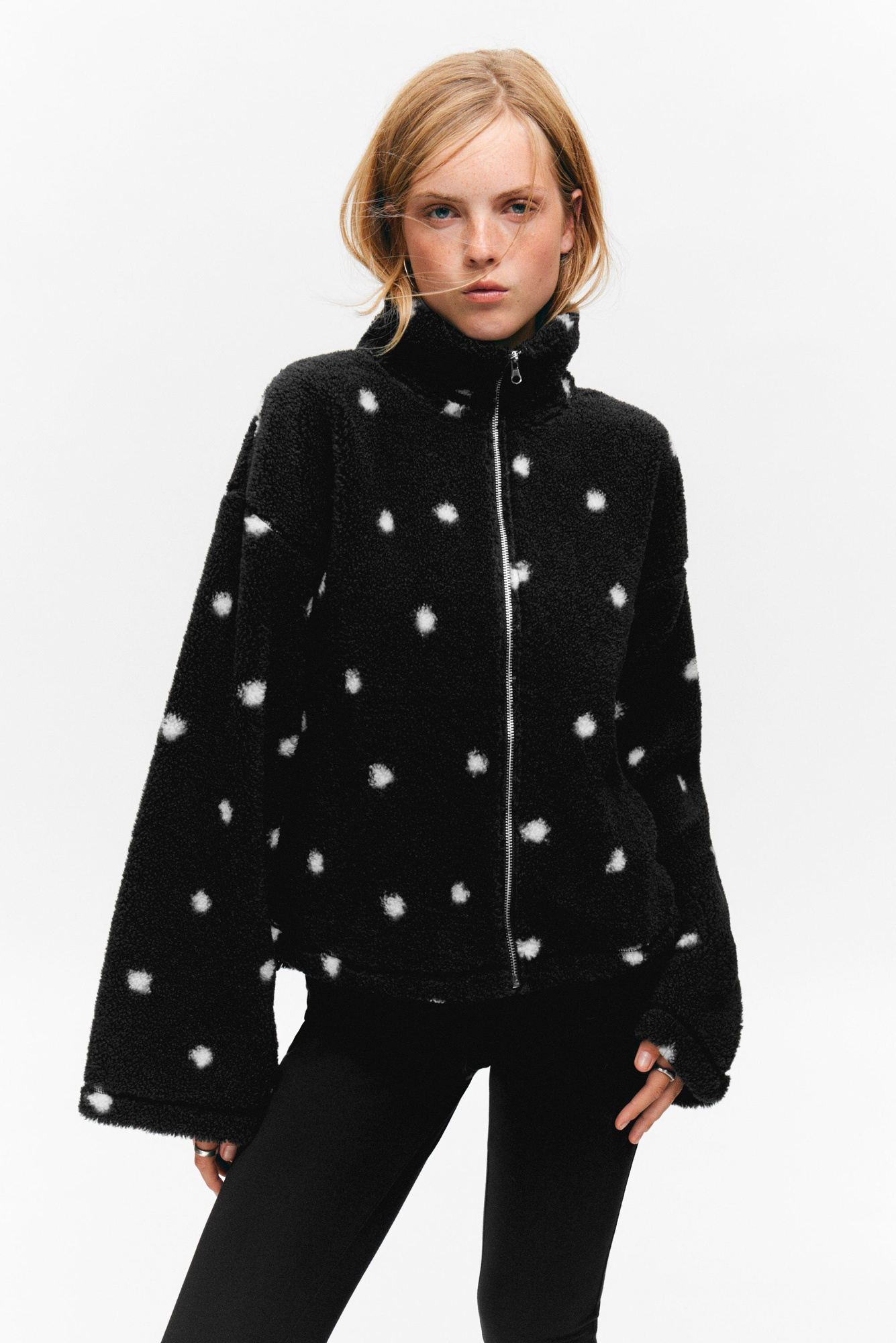 monzee モンジー Luxury Wool Fleece ブラックMサイズ monzee モンジー Luxury Wool Fleece ブラックMサイズ